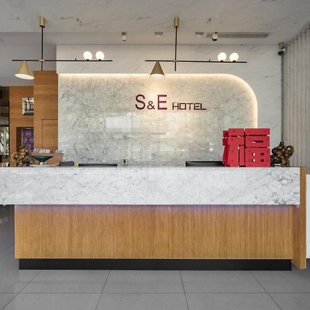 S&E Hotel Тайнань Экстерьер фото