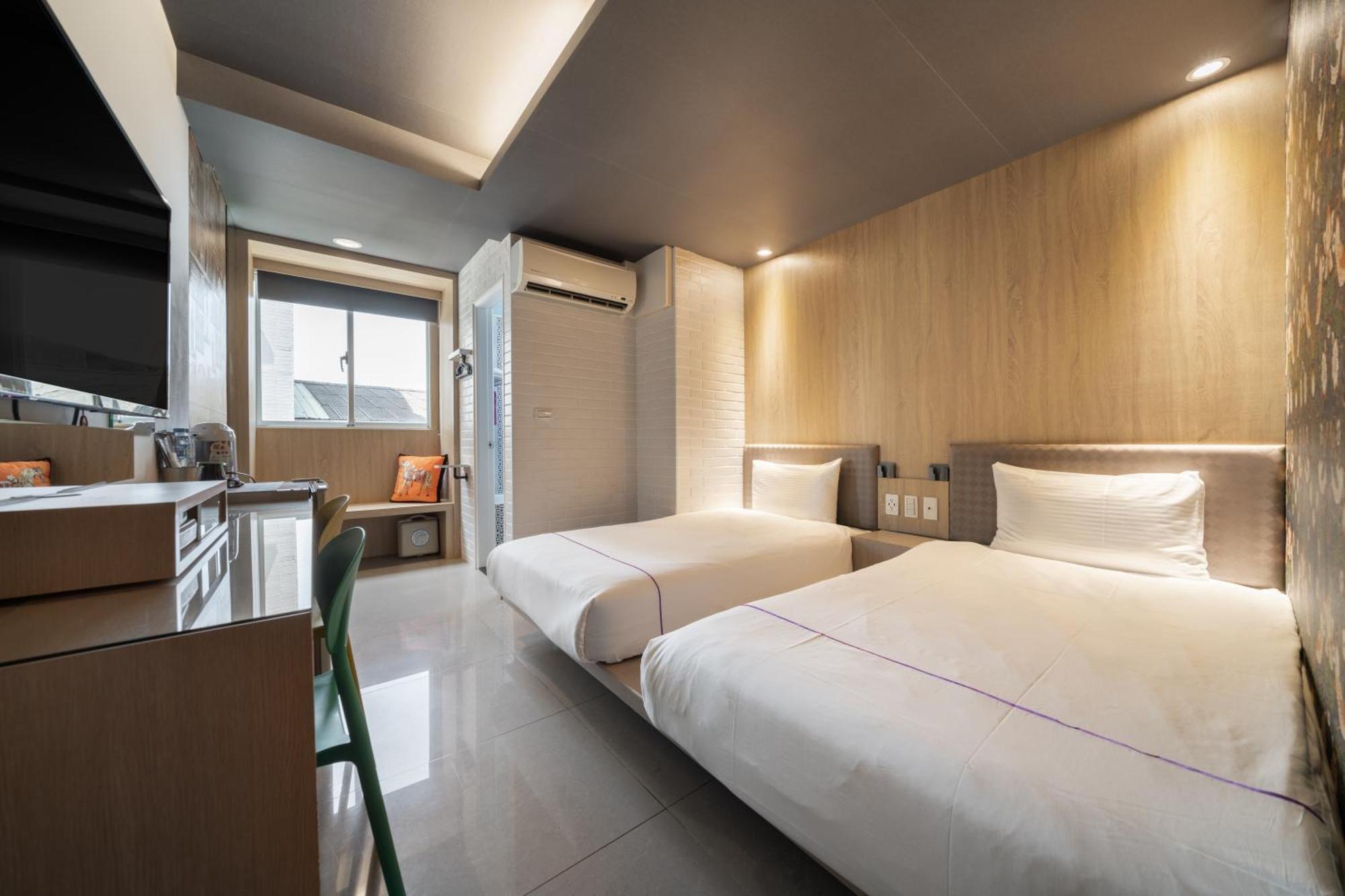 S&E Hotel Тайнань Экстерьер фото