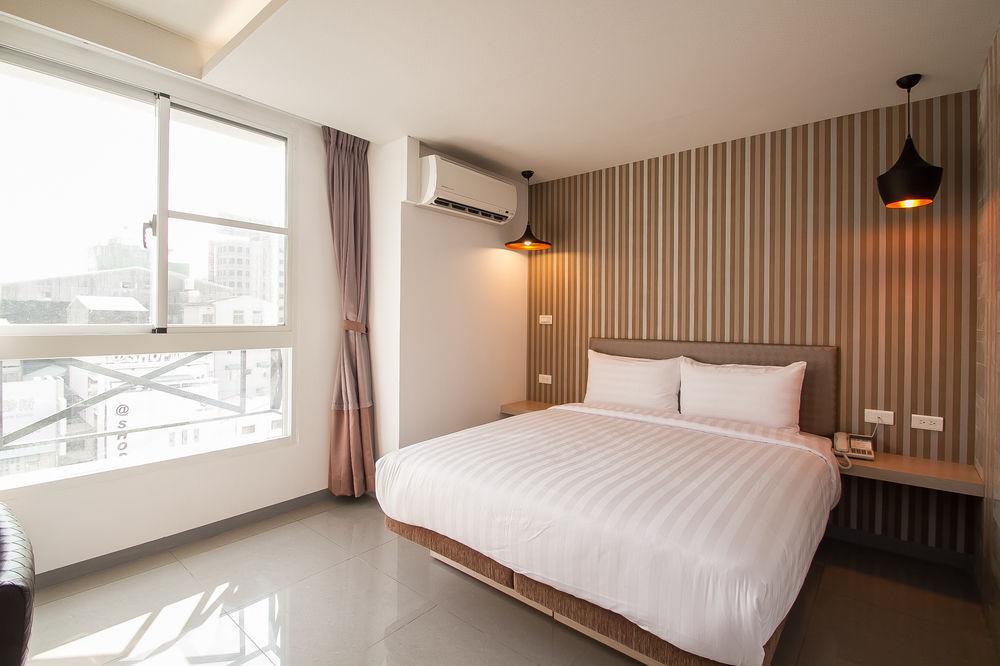 S&E Hotel Тайнань Экстерьер фото